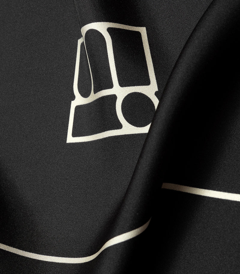 Foulard – Schwarz & Elfenbein Lineares Muster